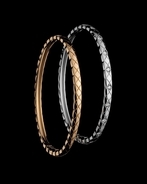 シャネルのアイコンジュエリー「ココ クラッシュ」に細身のミニブレスレットが登場