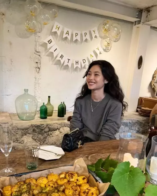 「ルイ・ヴィトンの新作バッグ「GO-14」を手にするケイト・ブランシェットやチョン・ホヨンらをスナップ」の画像