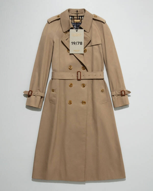 バーバリーがトレンチコートにフォーカスしたポップアップストアを新宿伊勢丹にオープン