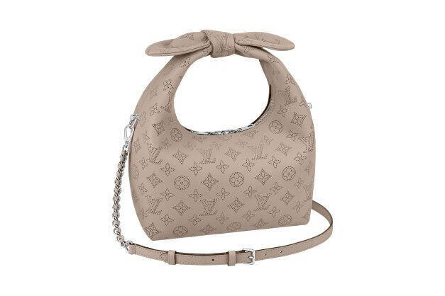 ルイ・ヴィトンから大きな結び目のハンドルが愛らしい新作バッグ「ワイ・ノットPM」が登場
