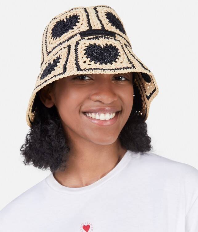 ステラ マッカートニーが初のハイサマー カプセルコレクションを発表