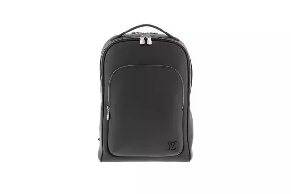 「シックなカラーで様々なシーンで重宝! ルイ・ヴィトンからメンズの新作バッグが登場」の画像