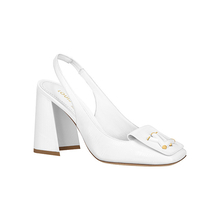 ルイ・ヴィトンからVシェイプのブロックヒールが目を引くパンプスが登場