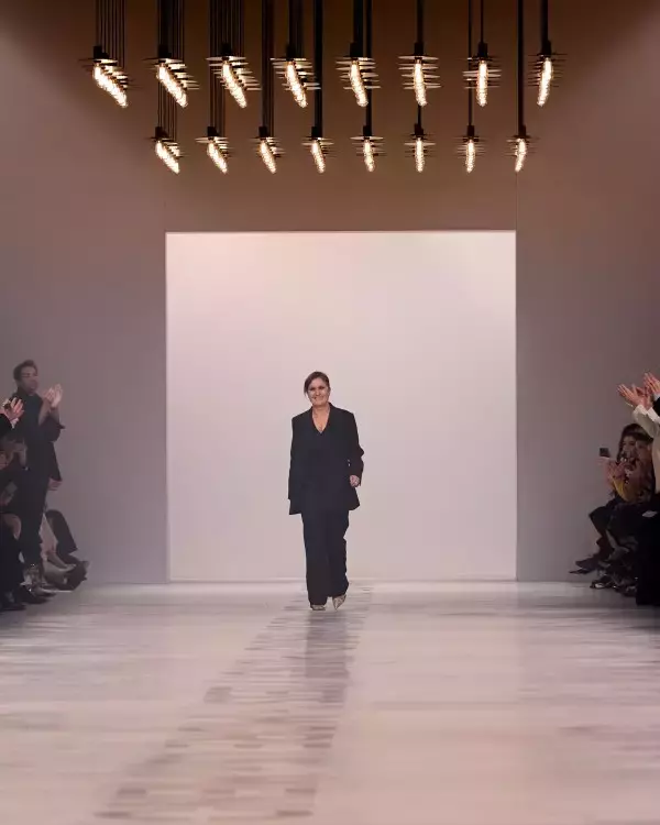 「「Less I, more us」──マリア・グラツィア・キウリが描くフェンディの新章。女性アーティストとの対話から生まれた2026-27年秋冬コレクション」の画像