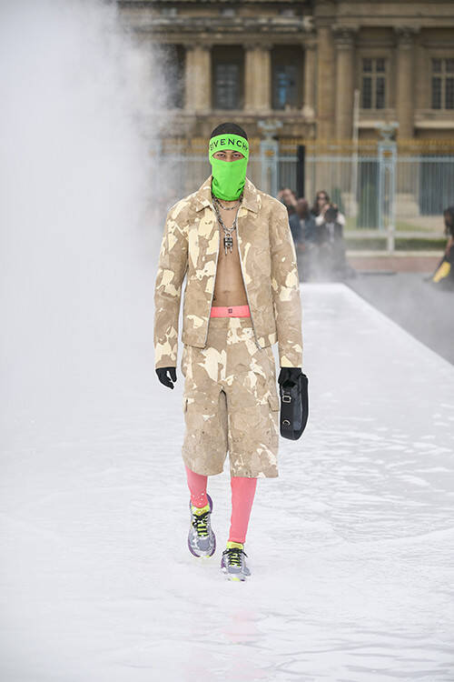 【ルック】マシュー・M・ウィリアムズによる初のジバンシィ 2023年春夏メンズ レディ・トゥ・ウエア単独ショーが開催