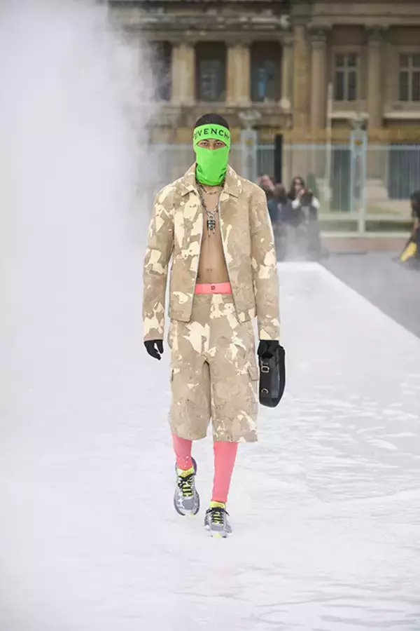 「【ルック】マシュー・M・ウィリアムズによる初のジバンシィ 2023年春夏メンズ レディ・トゥ・ウエア単独ショーが開催」の画像