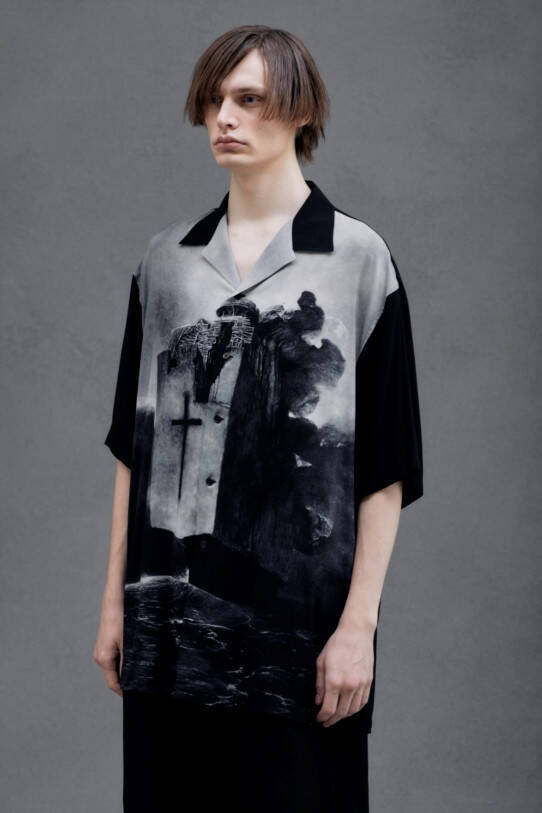 ヨウジヤマモトが伊勢丹メンズ館 ザ・ステージで「定番の再定義」をテーマにしたポップアップを開催