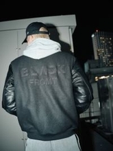 BLACKPINK、日本公演を記念したfragmentとのスペシャルコレクションを発表 —— 音楽とストリートが交差する特別なアパレルライン