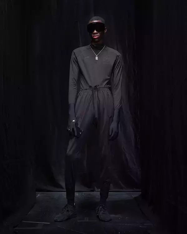 「【ルック】バレンシアガがWinter 25コレクションを発表」の画像