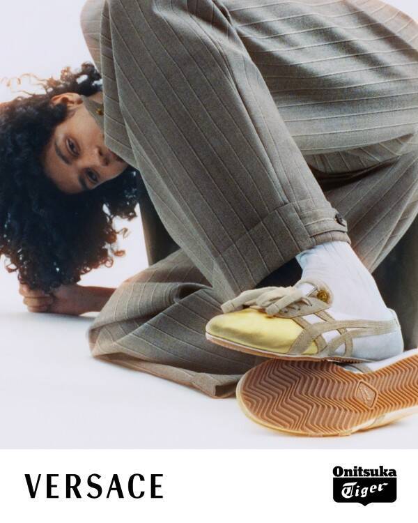 オニツカタイガー × ヴェルサーチェ──スポーツとラグジュアリーが交差するコラボレーションシューズが発売