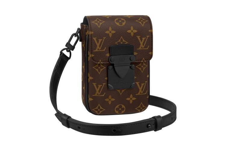 トランクのロックから着想。ルイ・ヴィトンからクロージャーがポイントのウォレットバッグが登場