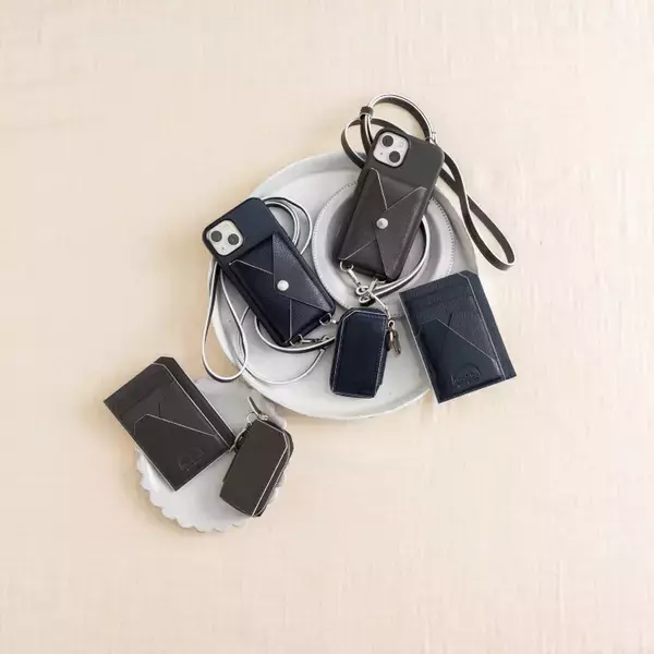 「イタリア製革小物ブランド「ラルコバレーノ」が滝沢眞規子と初コラボとなるレザーグッズを発売」の画像