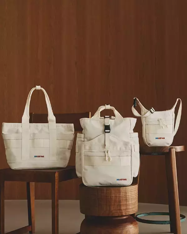 「beautiful people × BRIEFING初協業。機能美を“生成り”で再解釈したオールジェンダーなバッグコレクション」の画像