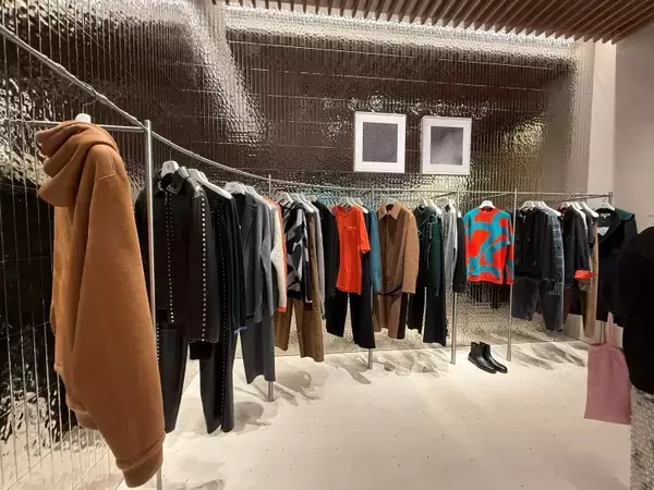 「LOEWE、銀座の記憶と未来を編み直す──「カサロエベ銀座」が中央通り沿いに誕生」の画像