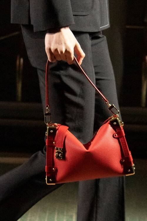 【ルック】ルイ・ヴィトンが韓国で2023 ウィメンズ・プレフォール コレクションを発表