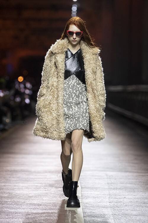 【ルック】ルイ・ヴィトンが韓国で2023 ウィメンズ・プレフォール コレクションを発表