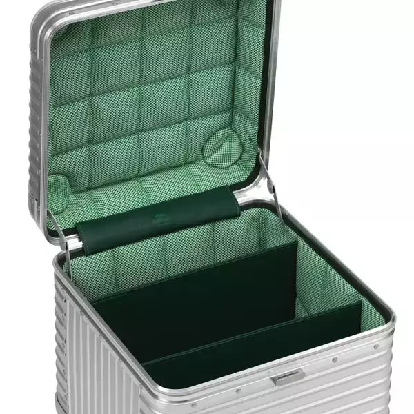 「リモワが伊勢丹新宿店ザ・ステージでポップアップイベントを開催。最新シーズナルカラー「ブロンズ」が世界に先駆け登場」の画像