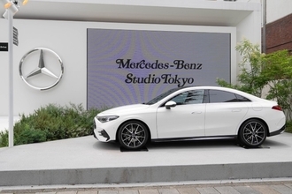 クルマの中のラグジュアリーを都市へ──Mercedes-Benz STUDIO TOKYOが描く新しいブランド体験