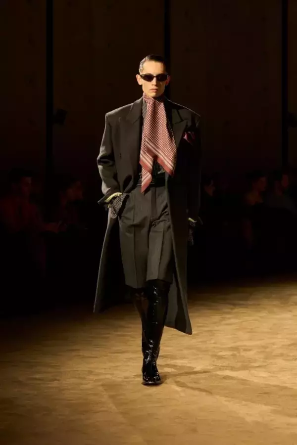 「サンローラン 2026年ウィンター メンズコレクション──「前夜の翌朝」に宿る、親密さと男らしさの再定義」の画像