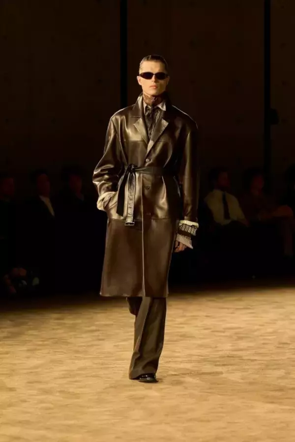 「サンローラン 2026年ウィンター メンズコレクション──「前夜の翌朝」に宿る、親密さと男らしさの再定義」の画像