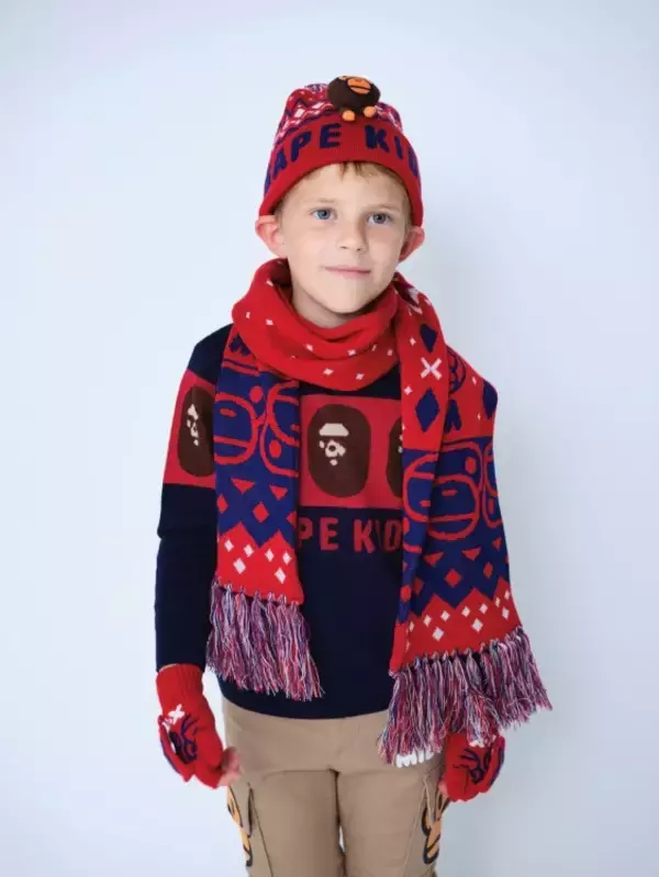 「べイプキッズが2022年秋冬コレクションのルックブックを公開。べイプの世界観を楽しめるポップなグラフィックとプレイフルな色使い」の画像