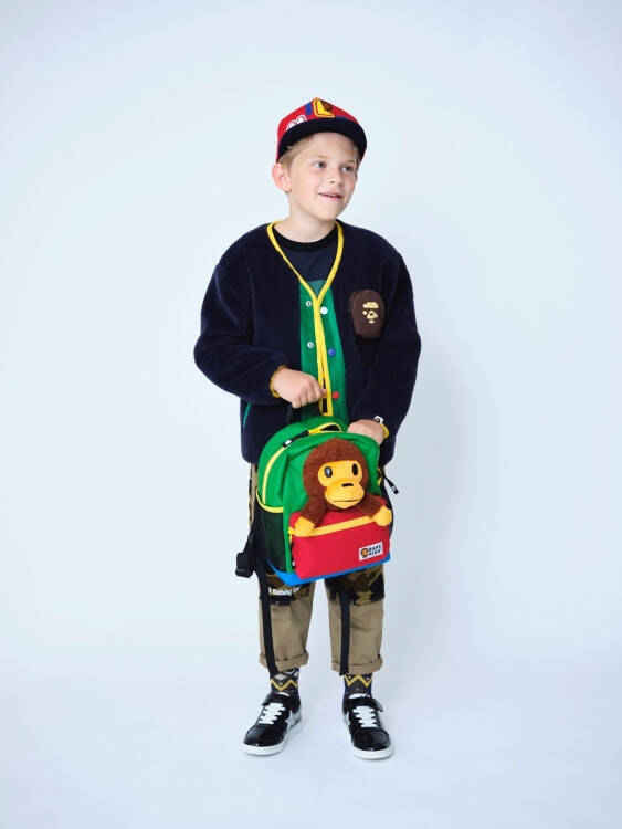 べイプキッズが2022年秋冬コレクションのルックブックを公開。べイプの世界観を楽しめるポップなグラフィックとプレイフルな色使い