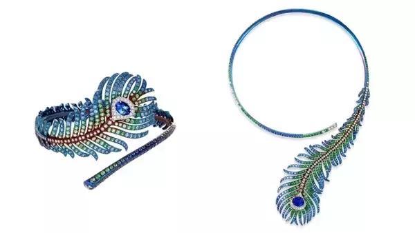 「クジャクの羽根をモチーフにしたブシュロン「プリュム ドゥ パオン」コレクションにブルーを基調とした新作が登場」の画像