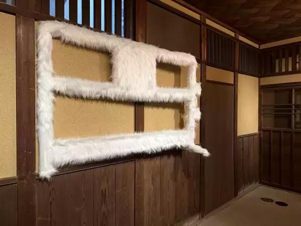 「マルタン・マルジェラ、日本初個展を京都で開催──京町家という空間で浮かび上がる身体と不在の表現」の画像