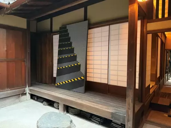 「マルタン・マルジェラ、日本初個展を京都で開催──京町家という空間で浮かび上がる身体と不在の表現」の画像