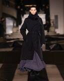 「Y-3、パリで2026年秋冬コレクションを発表。山本耀司とadidasが描く「都市のユニフォーム」と速度の美学」の画像10