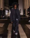 「Y-3、パリで2026年秋冬コレクションを発表。山本耀司とadidasが描く「都市のユニフォーム」と速度の美学」の画像7