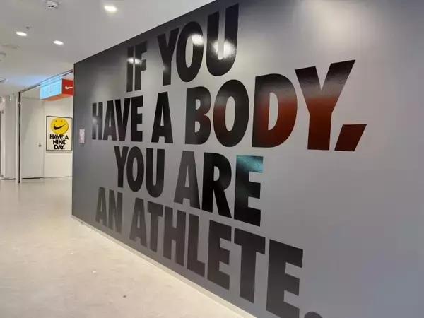 「ナイキ、新宿に新旗艦店「NIKE SHINJUKU」をオープン──都市とスポーツを再編集する4層構造」の画像