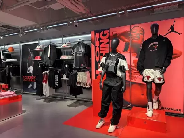「ナイキ、新宿に新旗艦店「NIKE SHINJUKU」をオープン──都市とスポーツを再編集する4層構造」の画像