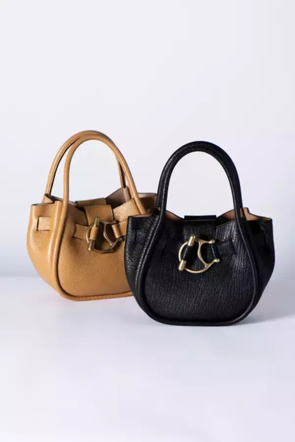 「トフ＆ロードストーンが新宿伊勢丹でポップアップを開催。「すみれ」カラーの人気アイテムを伊勢丹新宿店限定で販売」の画像