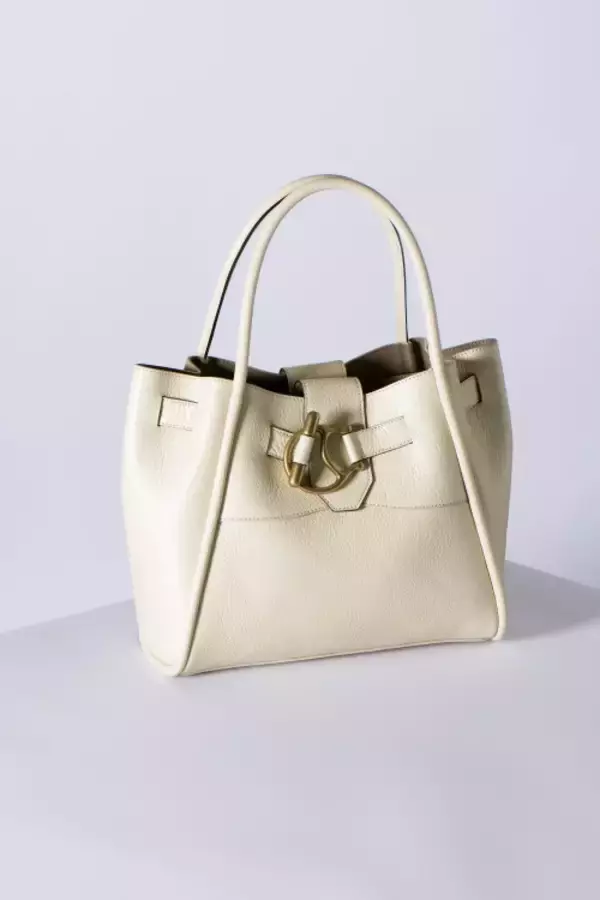 「トフ＆ロードストーンが新宿伊勢丹でポップアップを開催。「すみれ」カラーの人気アイテムを伊勢丹新宿店限定で販売」の画像