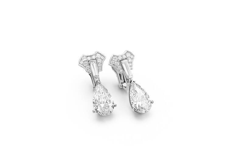 ブルガリを纏ったアン・ハサウェイが第73回ベルリン国際映画祭に登場