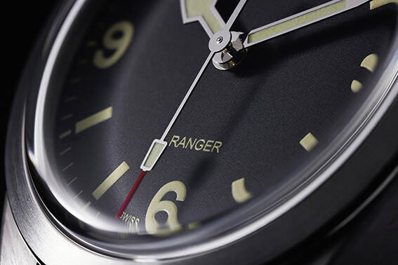 チューダーから英国海軍による北グリーンランド遠征探検70周年した39mm径モデル「レンジャー」を発売