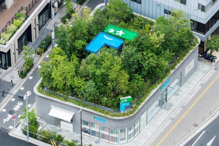 コンビニはどこまでカルチャーになれるのか──NIGO®とファミリーマートが描く「次のコンビニ」