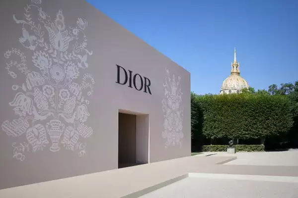 「【ルック】ディオールが2022-23秋冬オートクチュール コレクションを発表」の画像