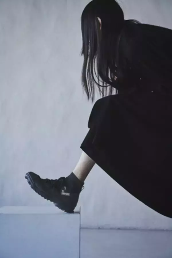 「Y'sとadidasによるコラボスニーカーが登場。ミリタリーをデザイン要素に仕上げられたフットウエア」の画像