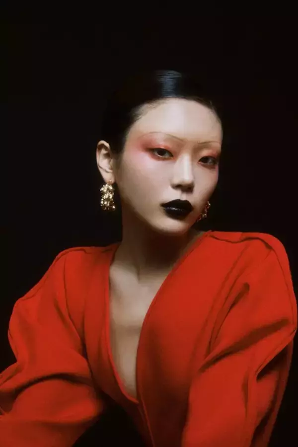 Our Fashion Story【 vol.29_ GIVENCHY x 黒と赤の世界 】