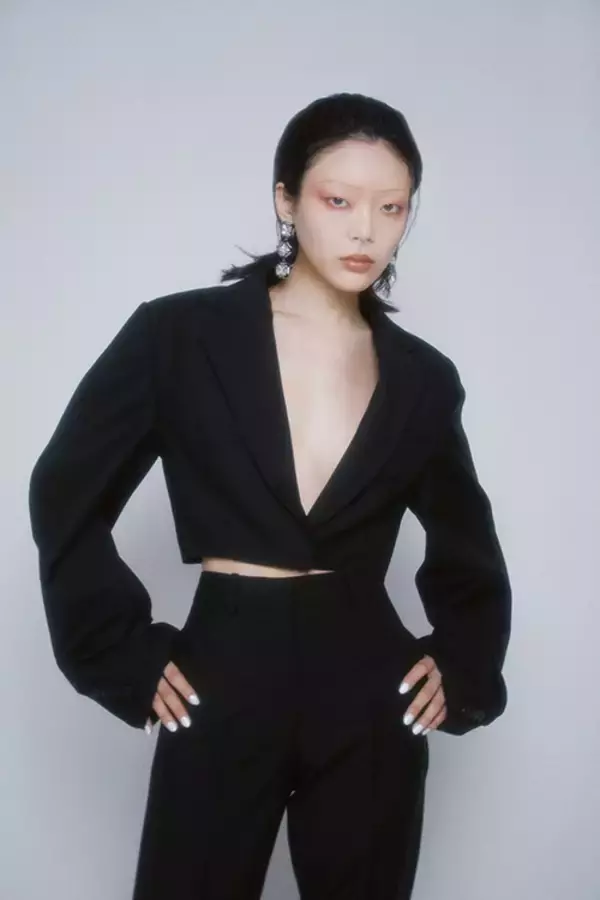 「Our Fashion Story【 vol.29_ GIVENCHY x 黒と赤の世界 】」の画像