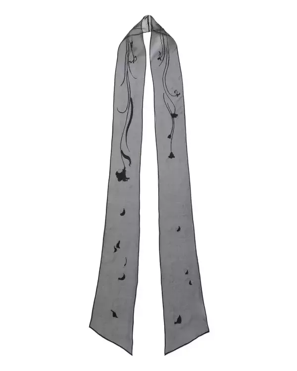 「コレクション制作の旅路へ。マメ クロゴウチの2025年春夏コレクションのインスピレーションソースを青山店で展示」の画像