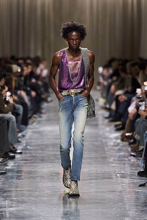 ディオール 2026-27年ウィンターコレクション ― ジョナサン・アンダーソンが描く、歴史と自発性が交差するフラヌールの肖像