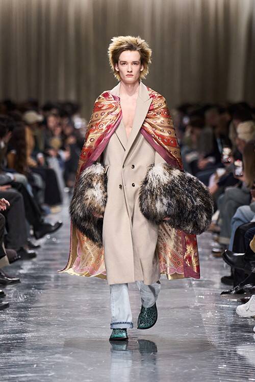 ディオール 2026-27年ウィンターコレクション ― ジョナサン・アンダーソンが描く、歴史と自発性が交差するフラヌールの肖像