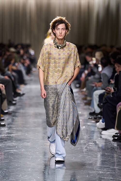 ディオール 2026-27年ウィンターコレクション ― ジョナサン・アンダーソンが描く、歴史と自発性が交差するフラヌールの肖像