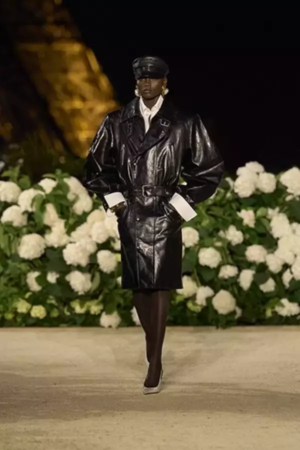 「【ルック】サンローランが2026年夏ウィメンズコレクションを発表。アンソニー・ヴァカレロが描く時代を超える「美学という言語」」の画像