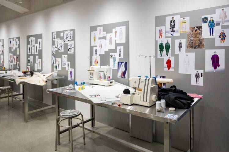 Kis-My-Ft2の15年を“衣装”で辿る展覧会「Kis-My-Ft2: The Couture」 池袋PARCOで開幕