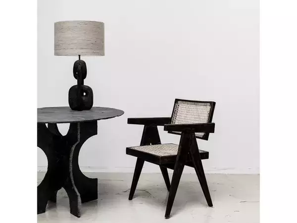 新宿伊勢丹でヴィンテージのデザイナーズ作品と現代アーティストによる家具作品をひとつの空間でスタイリング提案