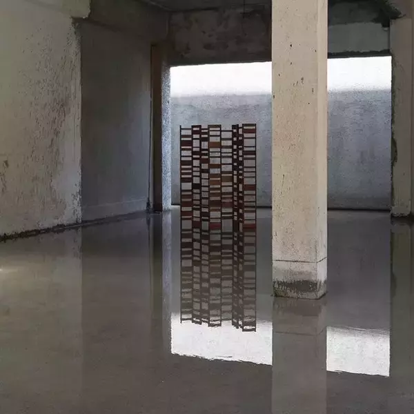 「新宿伊勢丹でヴィンテージのデザイナーズ作品と現代アーティストによる家具作品をひとつの空間でスタイリング提案」の画像